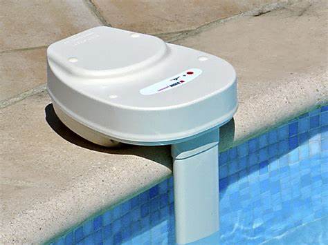Une alarme de piscine surveille une piscine dans le Genevois : L'alarme installée par le pisciniste MSR Piscines.